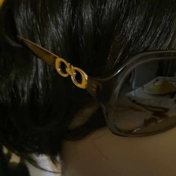 Authentic COACH Beatrice Sunglass like new. Case Coach logo upper left frame - Picture 10 of 10